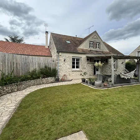 Sous Le Chemin De Paris Holiday home Milly-la-Foret